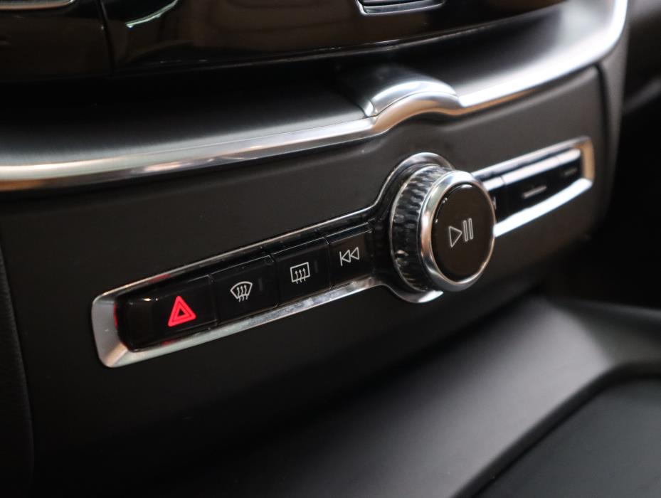 VOLVO XC60 2018