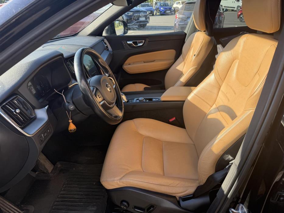 VOLVO XC60 2018