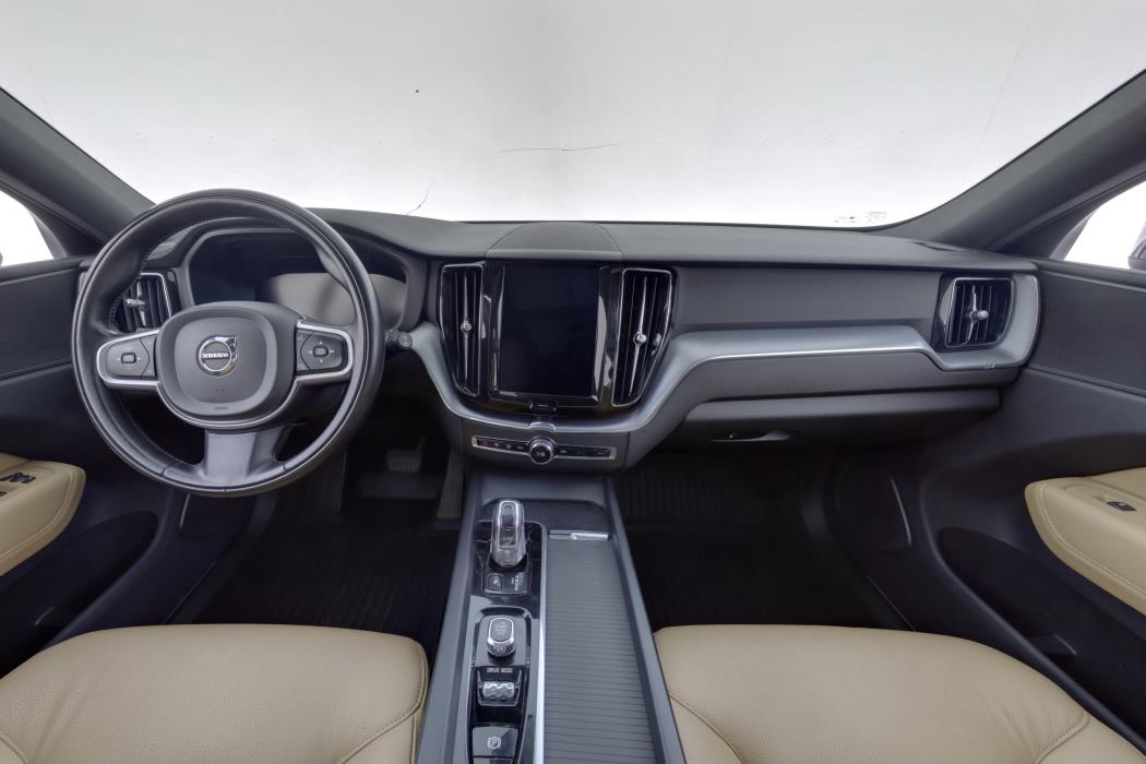 VOLVO XC60 2018