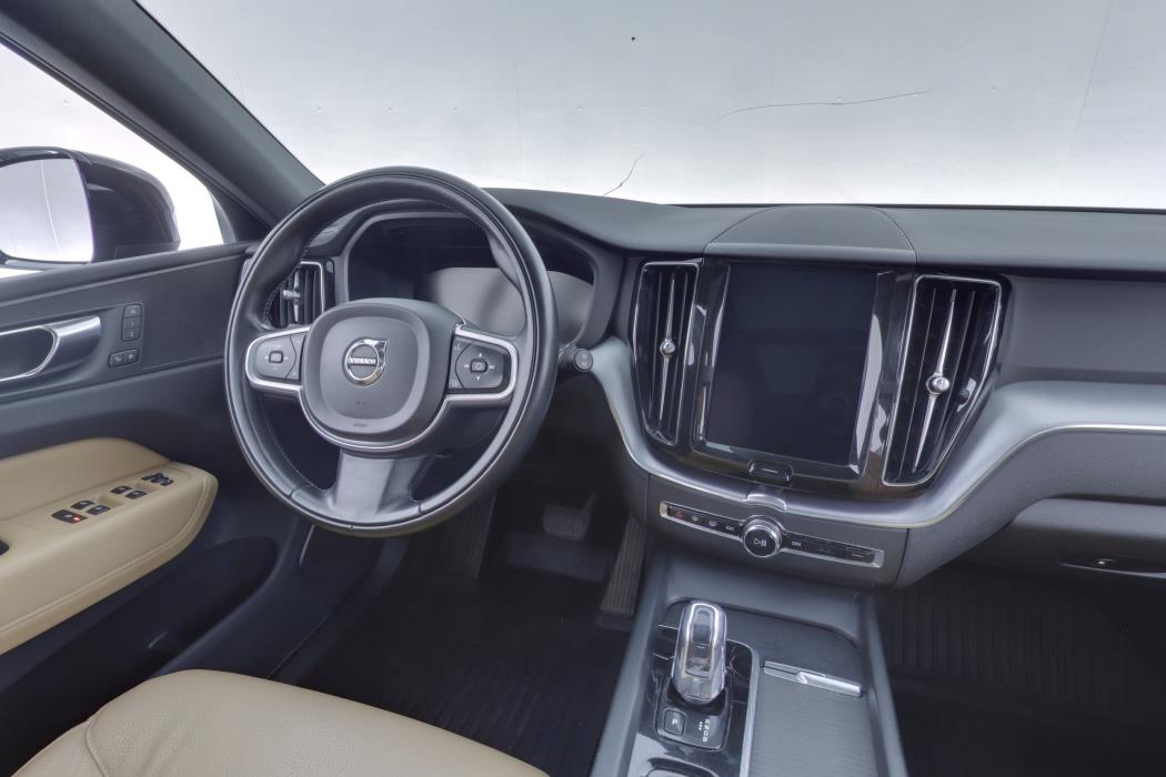 VOLVO XC60 2018