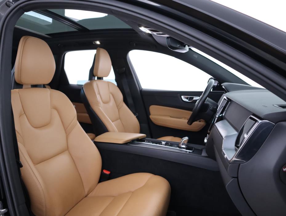 VOLVO XC60 2018