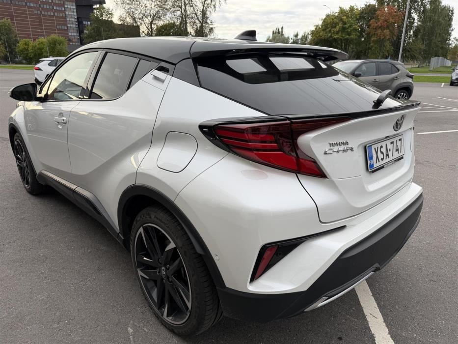 TOYOTA C-HR 2023