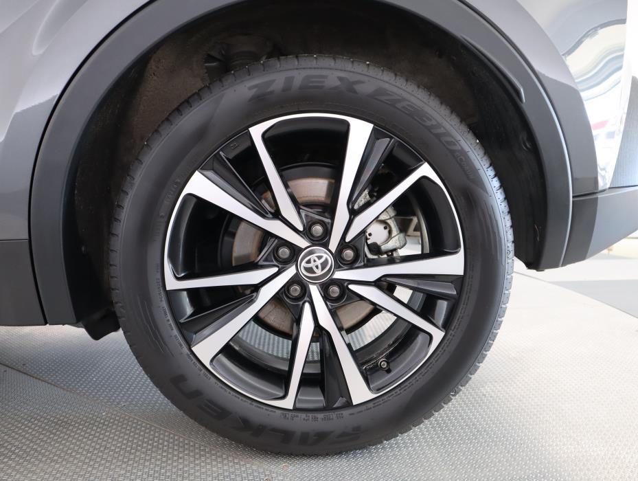 TOYOTA C-HR 2025