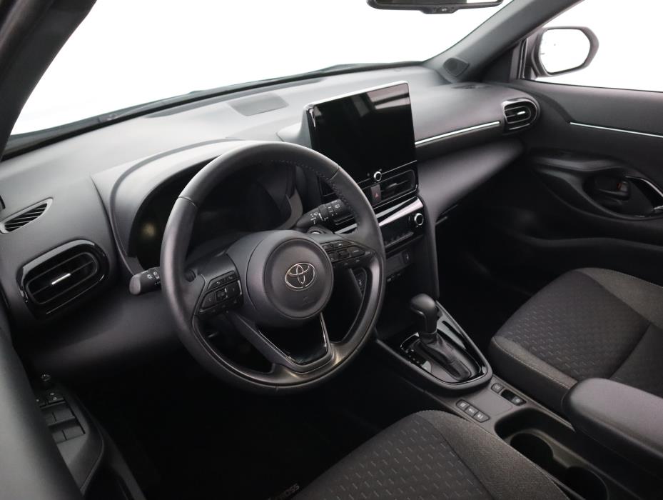 TOYOTA Yaris Cross 2025