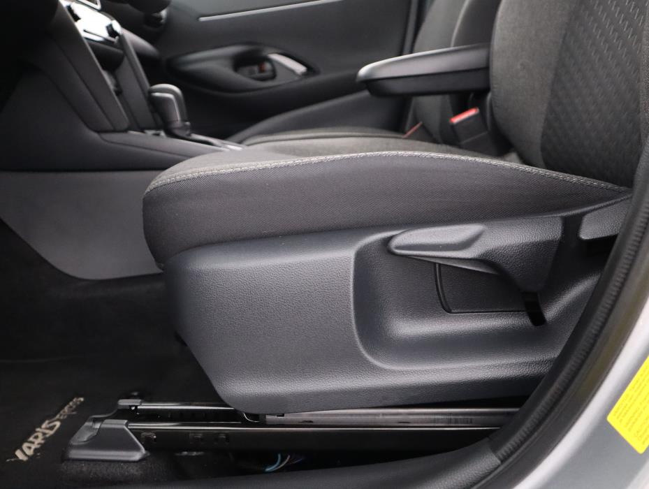 TOYOTA Yaris Cross 2025