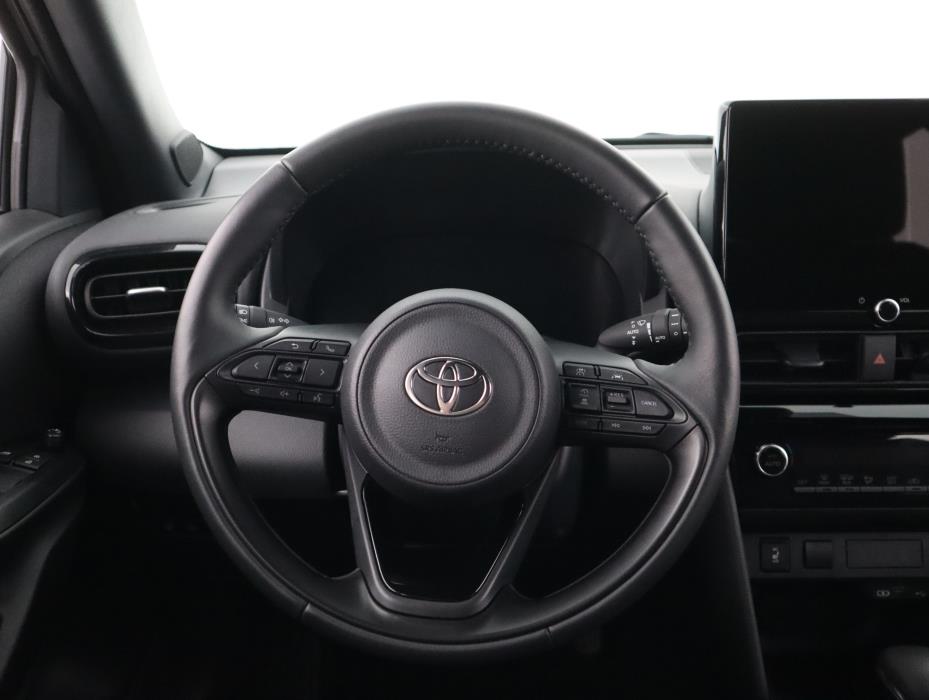 TOYOTA Yaris Cross 2025