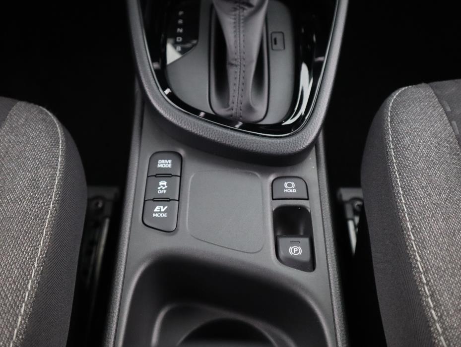 TOYOTA Yaris Cross 2025