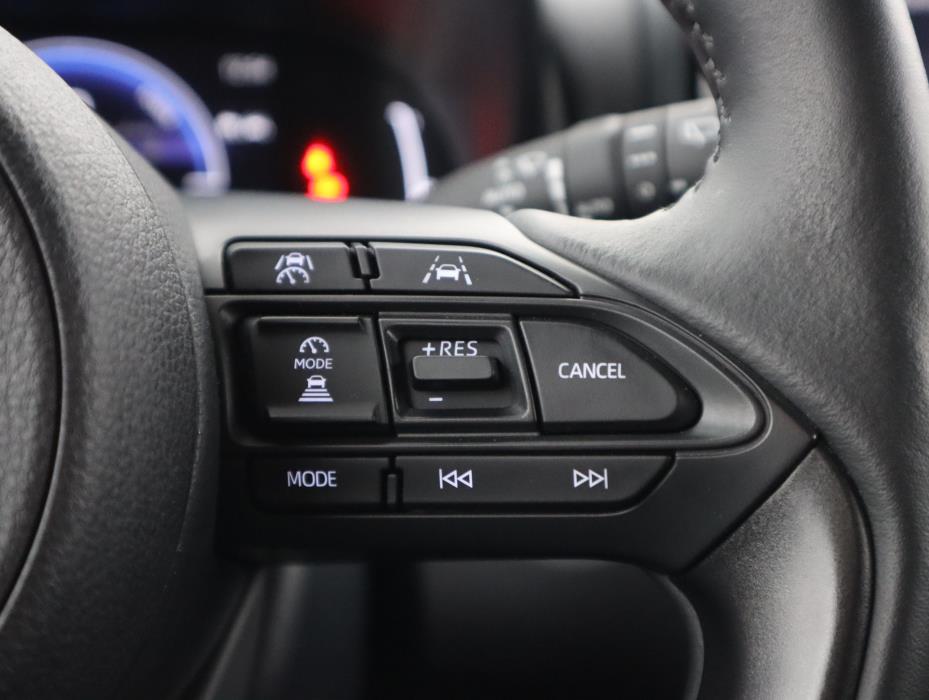 TOYOTA Yaris Cross 2025