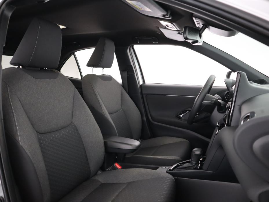 TOYOTA Yaris Cross 2025