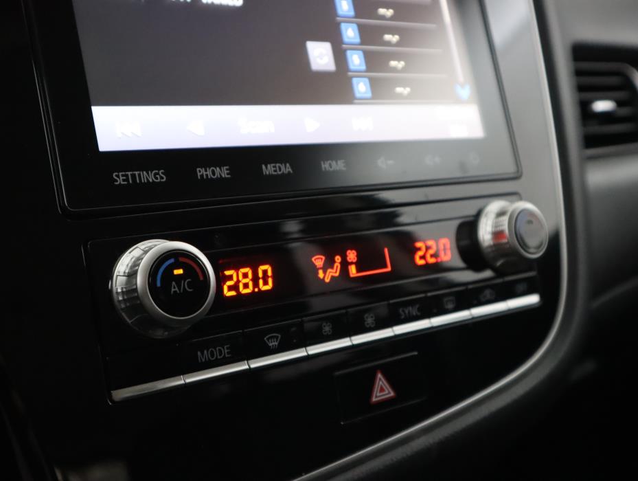 MITSUBISHI OUTLANDER PHEV 2021