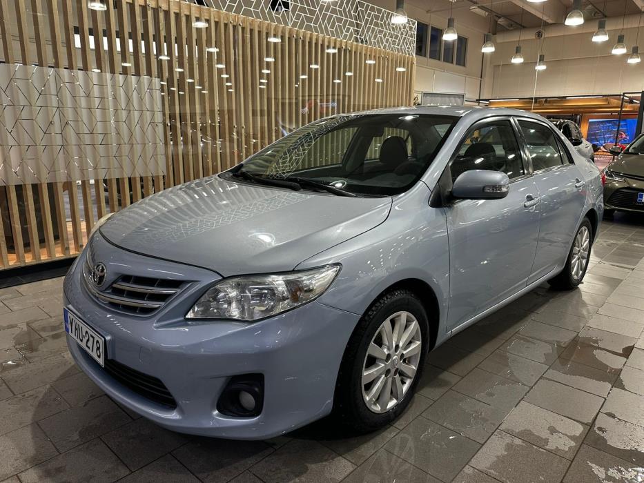 TOYOTA Corolla 2012