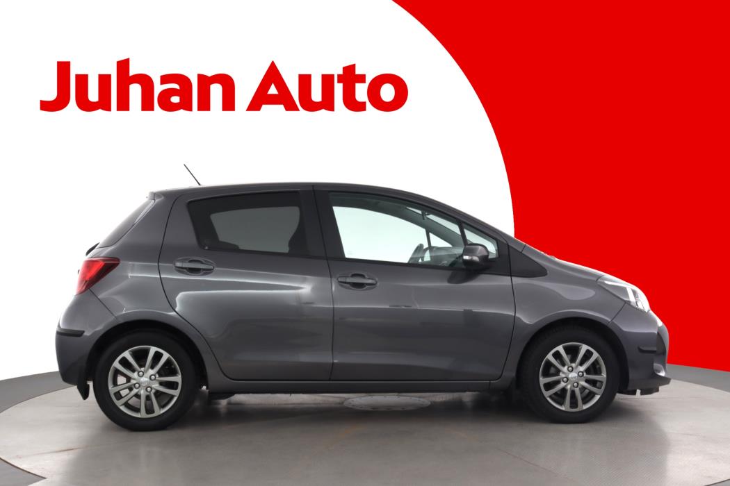 TOYOTA Yaris 2015