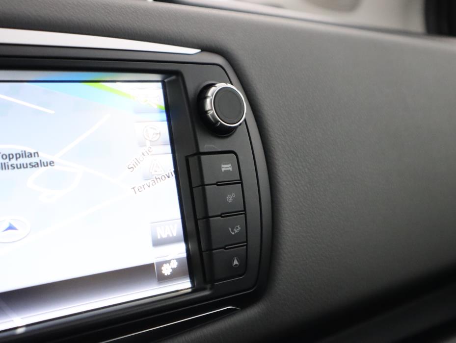 TOYOTA Yaris 2015