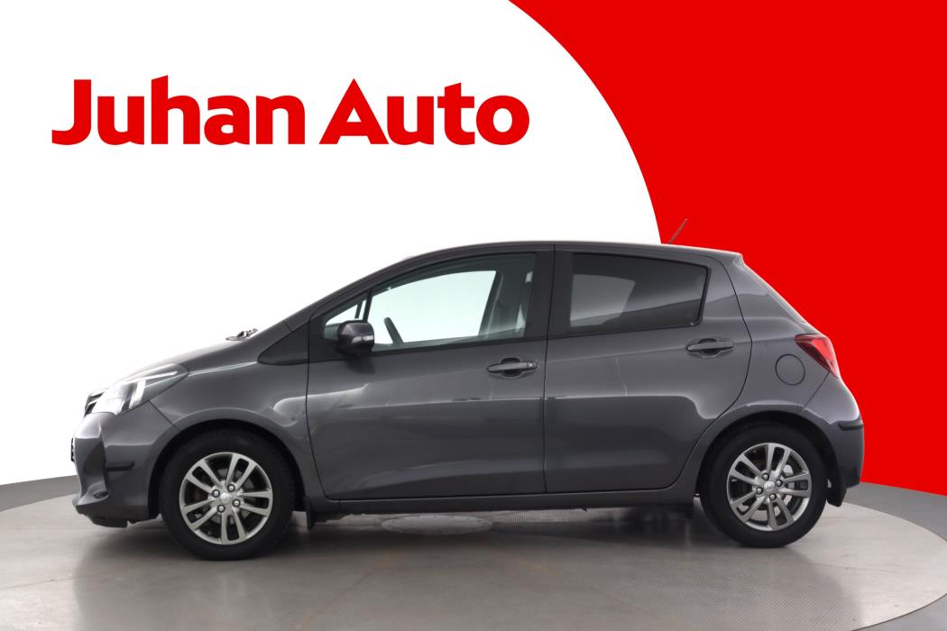 TOYOTA Yaris 2015