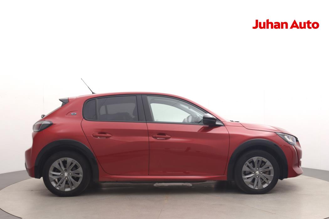 PEUGEOT e-208 2022