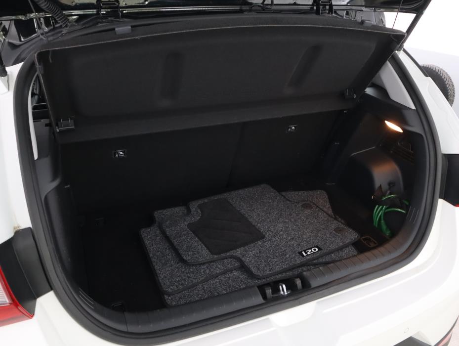 HYUNDAI i20 Hatchback 2021