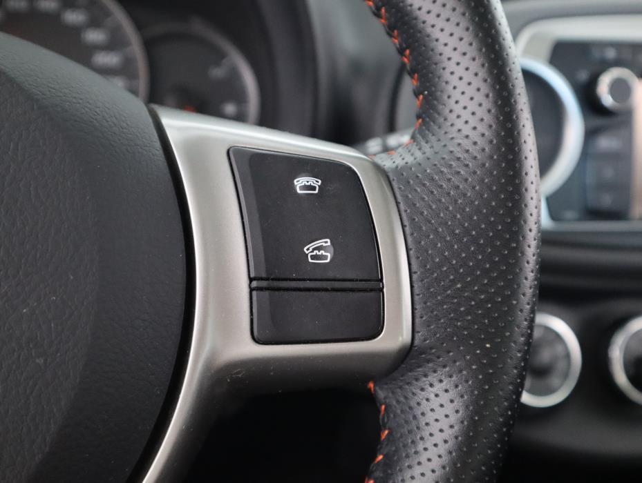 TOYOTA Yaris 2012