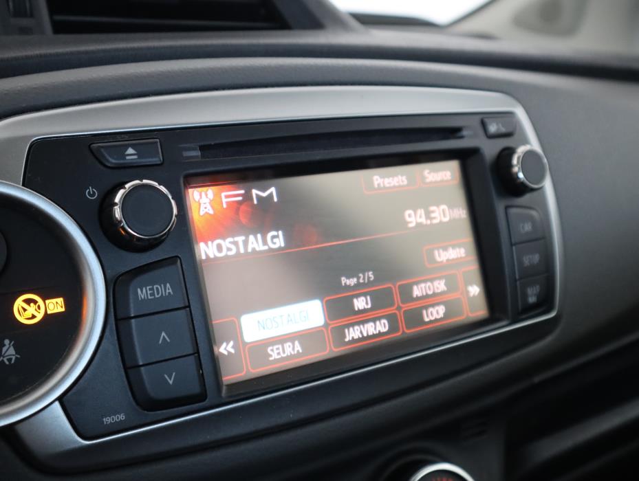 TOYOTA Yaris 2012