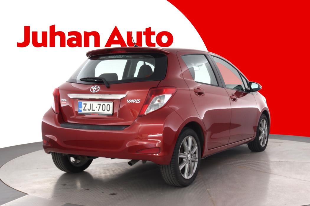 TOYOTA Yaris 2012