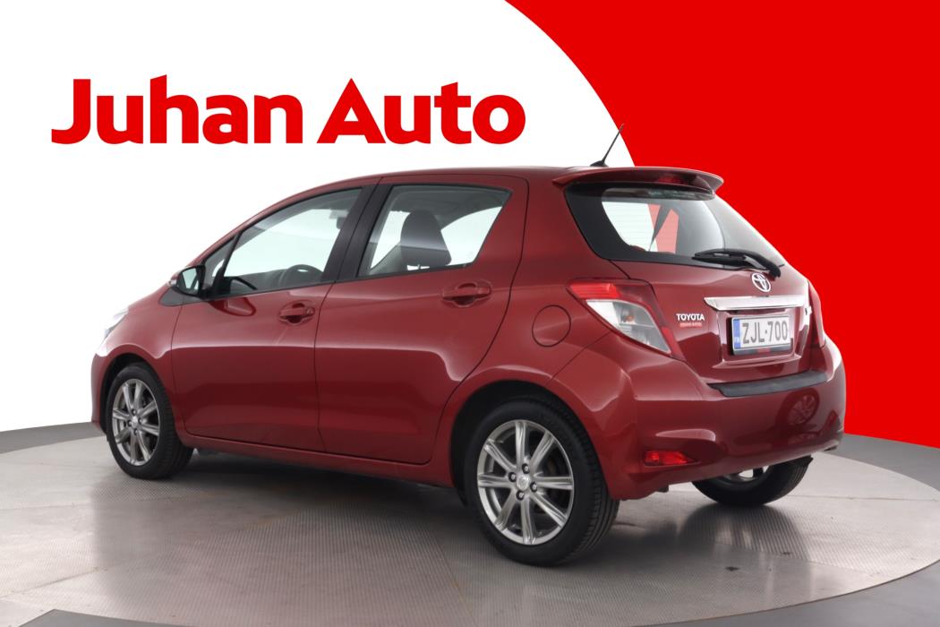 TOYOTA Yaris 2012