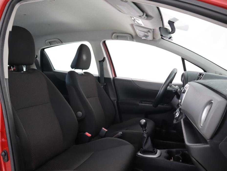 TOYOTA Yaris 2012