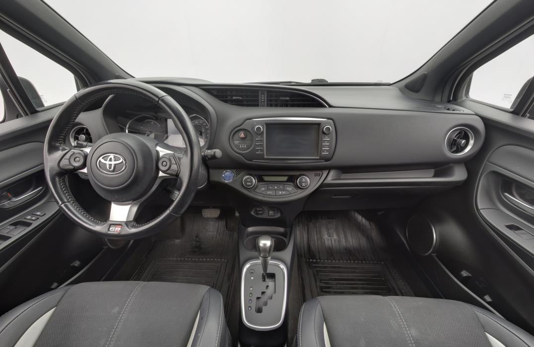 TOYOTA Yaris 2019
