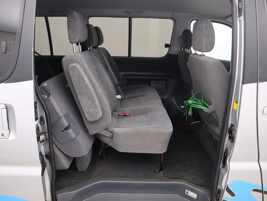 TOYOTA Hiace 2008