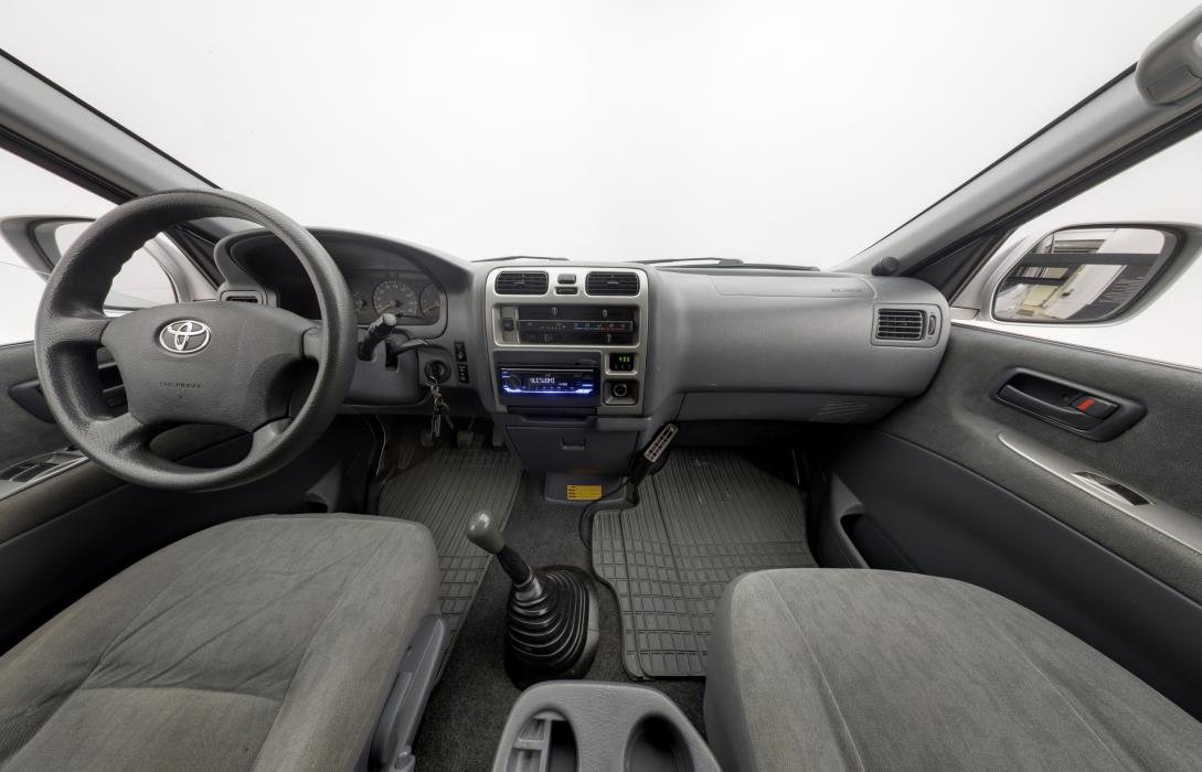 TOYOTA Hiace 2008