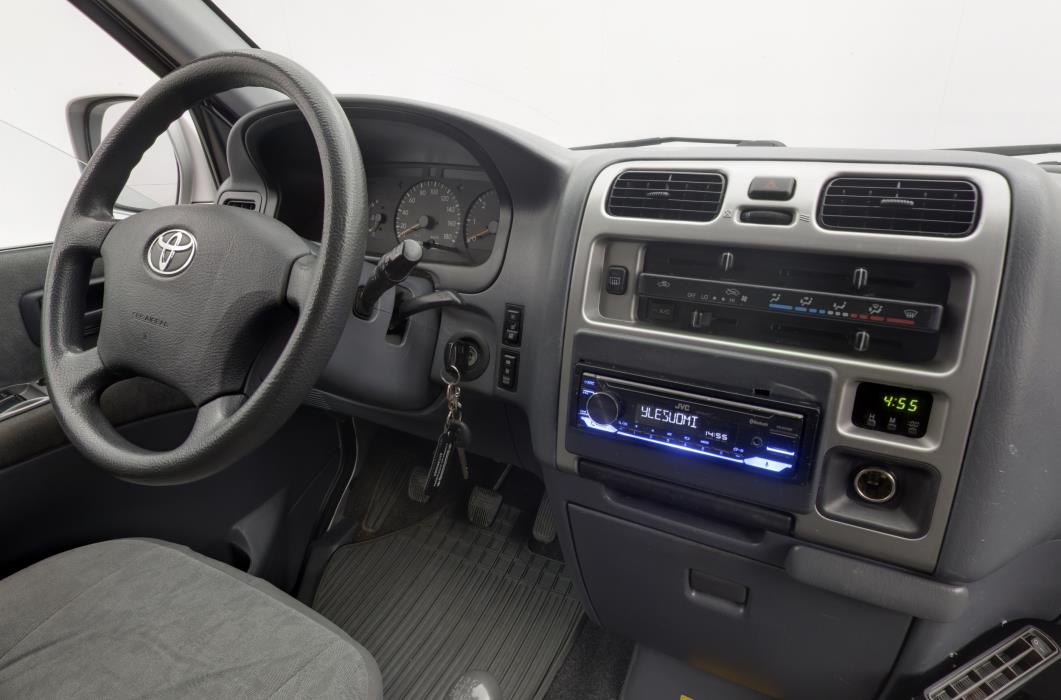 TOYOTA Hiace 2008