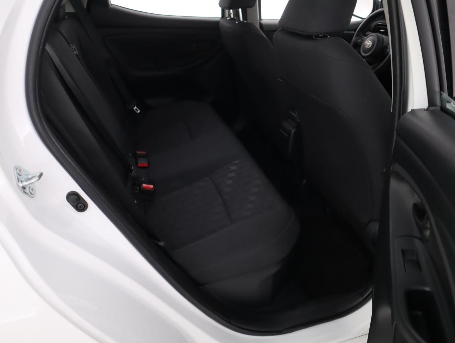 TOYOTA Yaris 2025