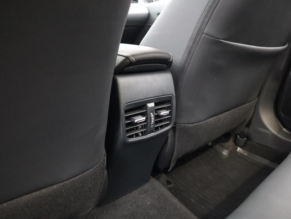 TOYOTA Corolla 2025