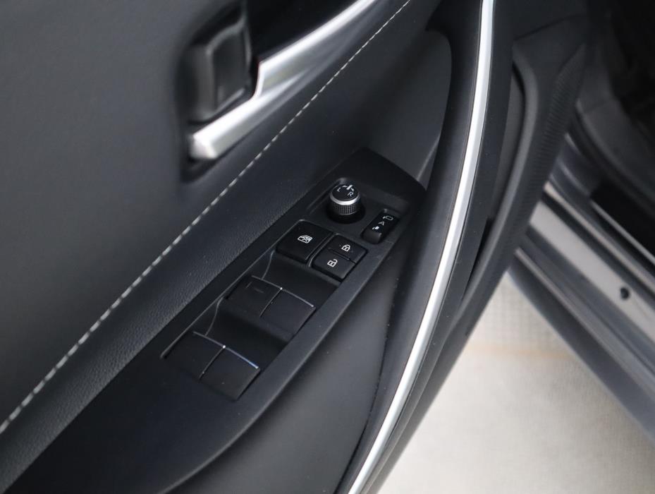 TOYOTA Corolla 2025