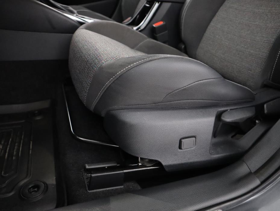 TOYOTA Corolla 2025