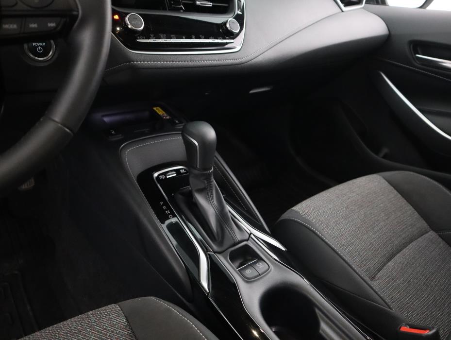 TOYOTA Corolla 2025