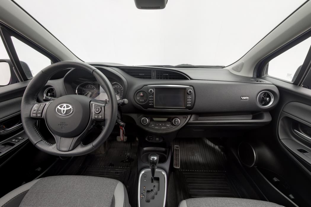 TOYOTA Yaris 2019