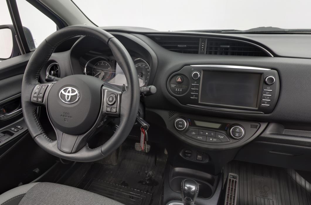 TOYOTA Yaris 2019