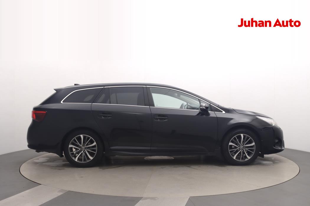 TOYOTA Avensis 2016