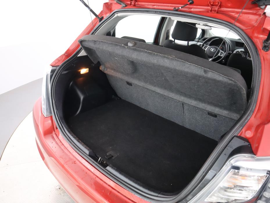 TOYOTA Yaris 2013