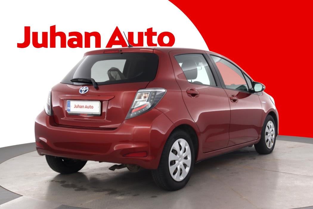TOYOTA Yaris 2013
