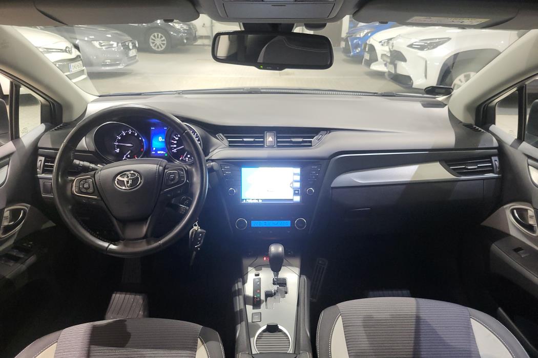 TOYOTA Avensis 2017