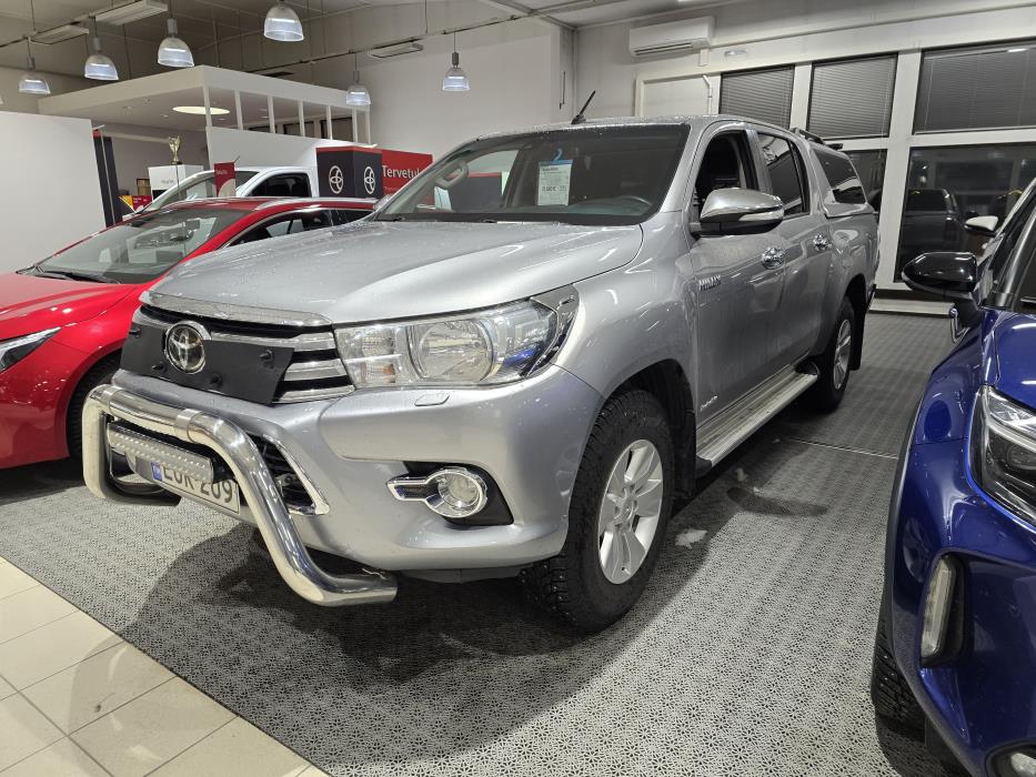 TOYOTA Hilux 2016
