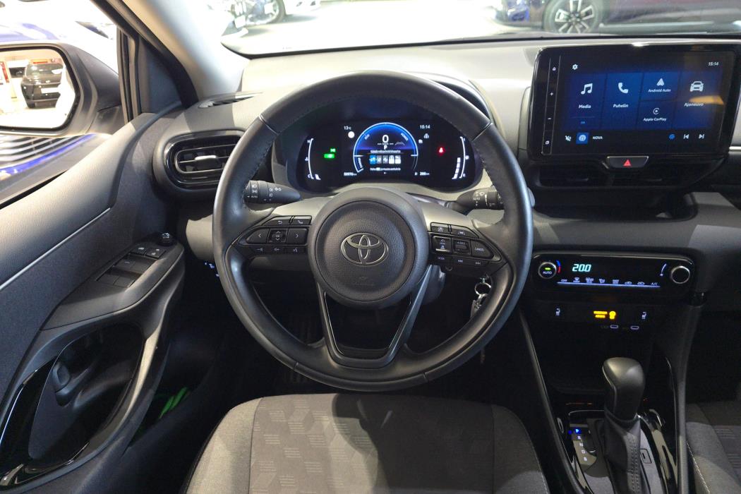 TOYOTA Yaris 2024