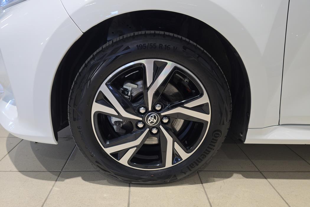 TOYOTA Yaris 2024