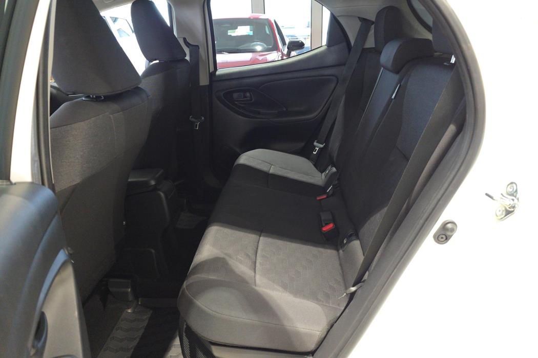 TOYOTA Yaris 2024