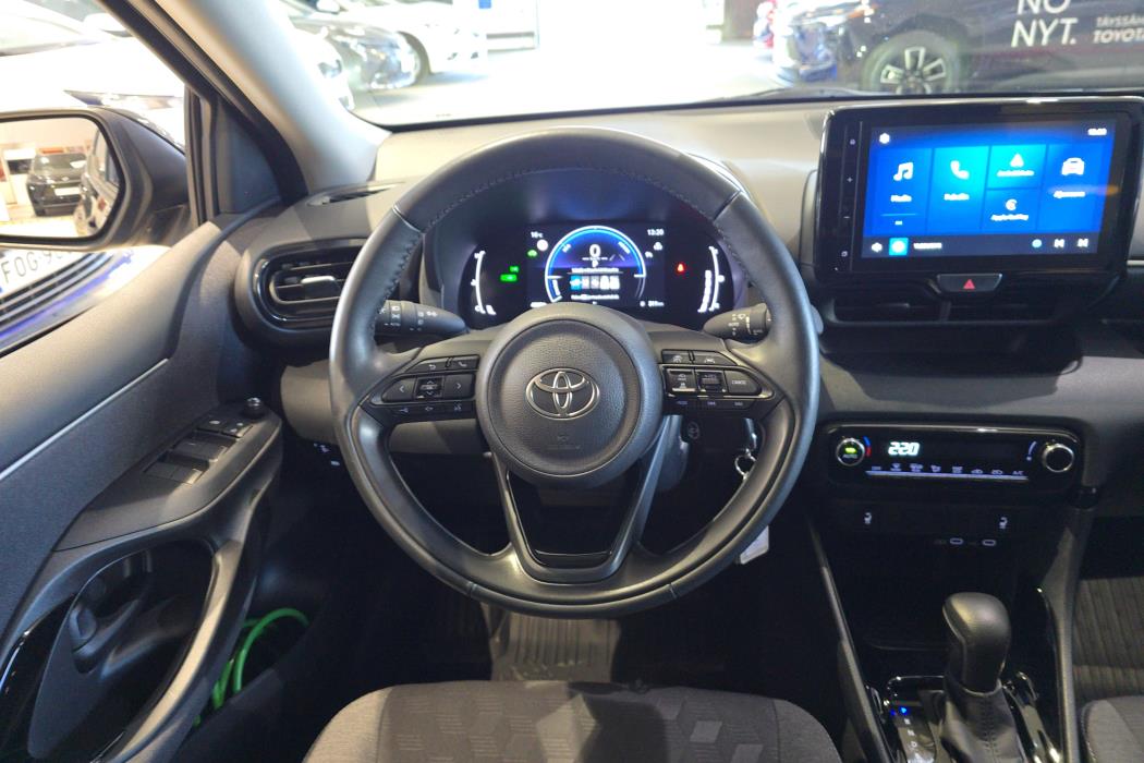 TOYOTA Yaris 2024