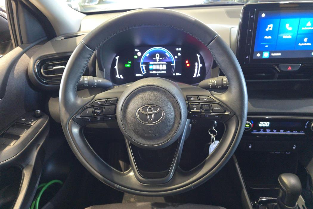 TOYOTA Yaris 2024