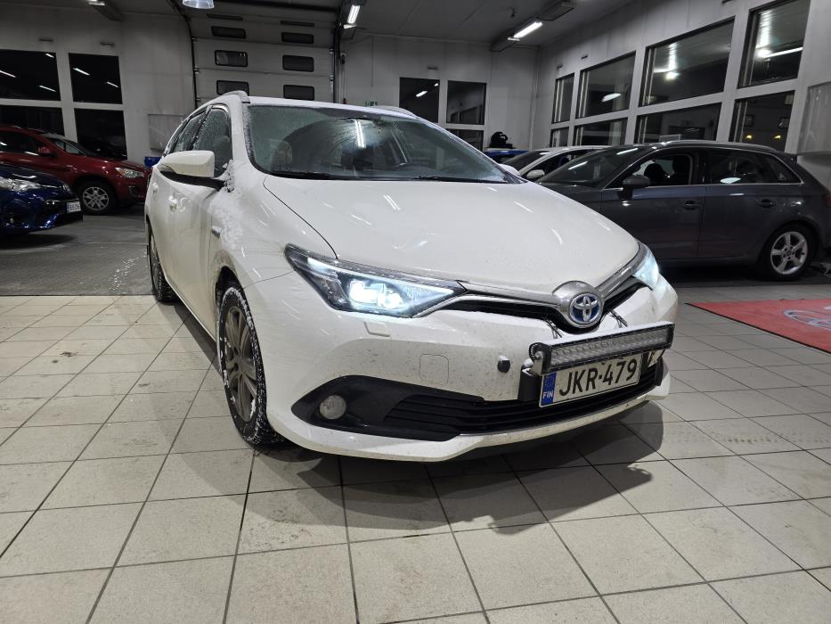 TOYOTA Auris 2017