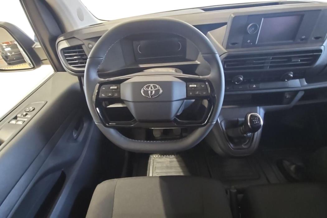 TOYOTA Proace 2025