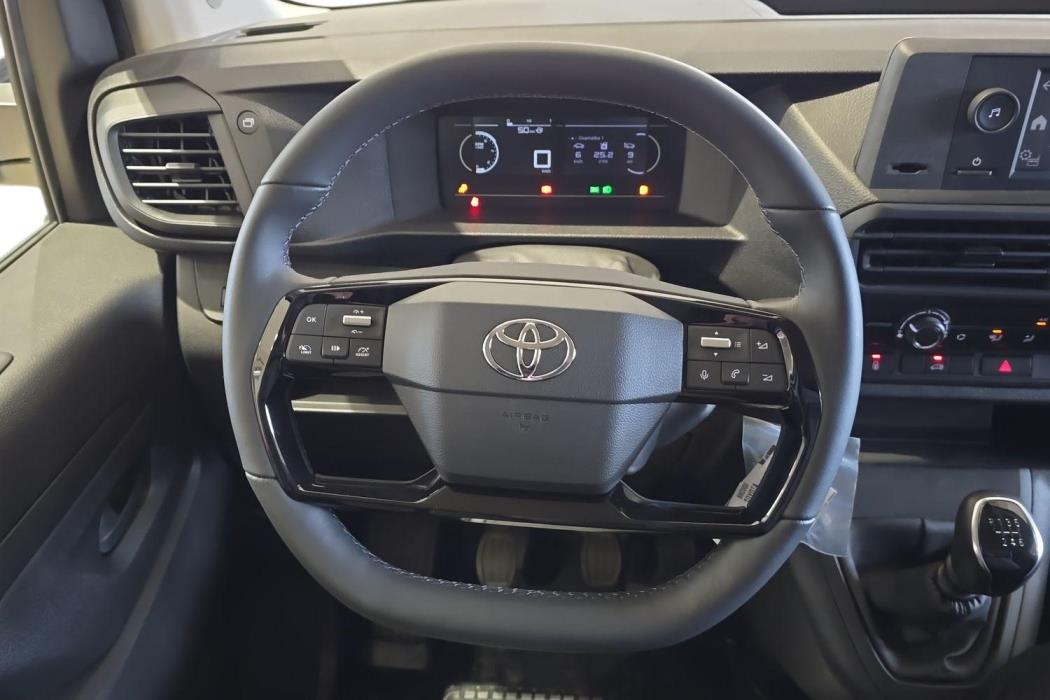 TOYOTA Proace 2025