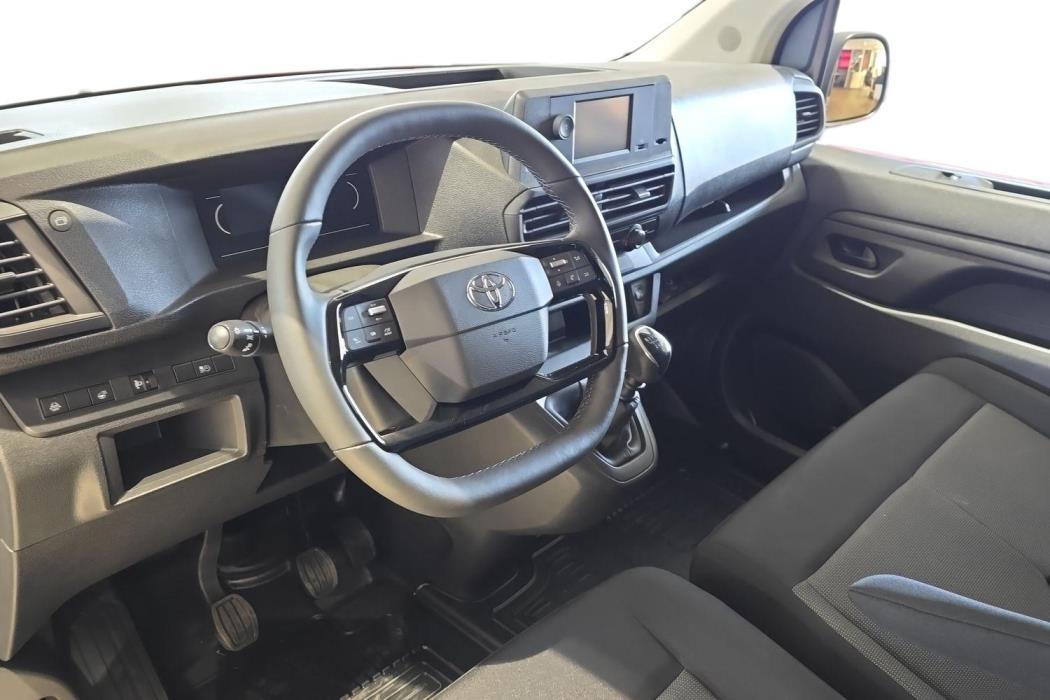 TOYOTA Proace 2025